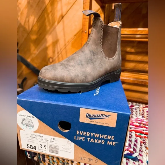 Blundstone #584 Chelsea Thermal Boots in Rustic Brown Size: US 6.5 (AU 3.5) - Picture 2 of 5